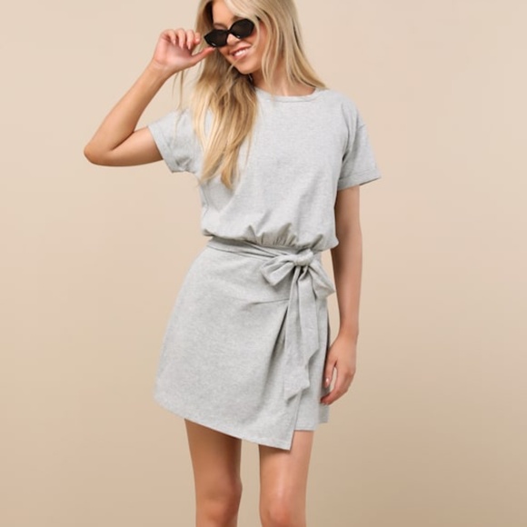 Lulus Ioana Heather Grey Short Sleeve Pleated Faux-wrap Mini Dress - Size S - Picture 1 of 1